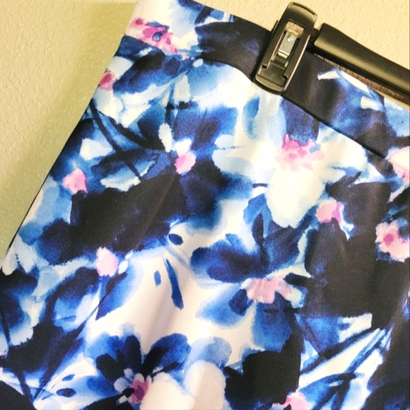 Liz Claiborne Woman Pencil Skirt - Picture 2 of 4